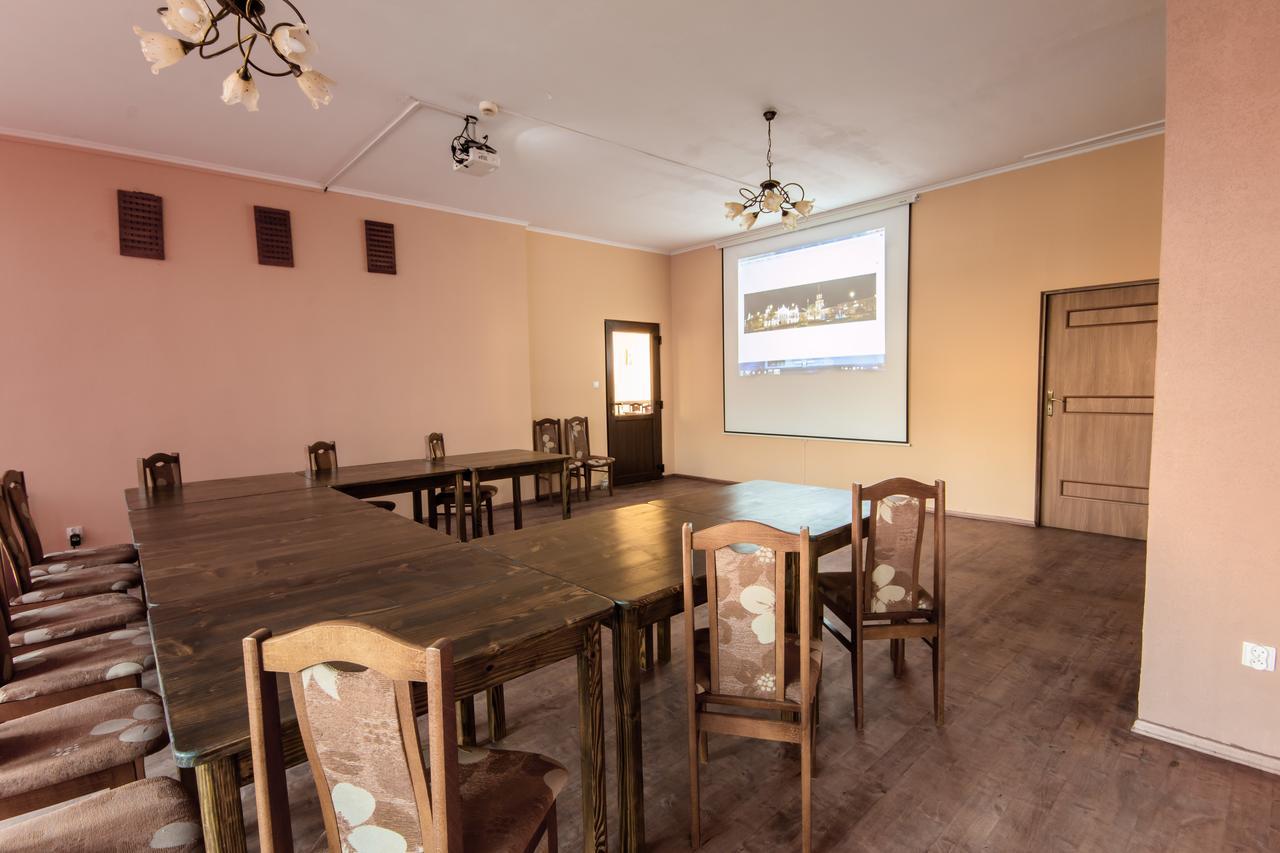 Dom Turysty Sanok公寓式酒店 外观 照片